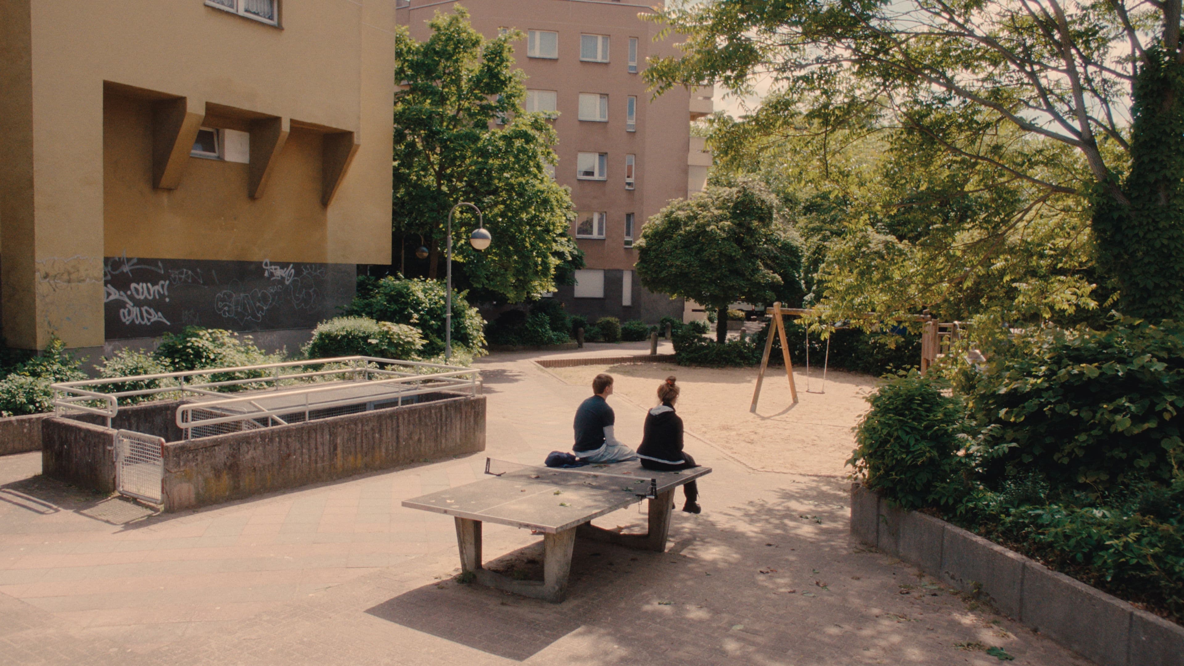 Poster backdrop for Gestern war noch Sommer