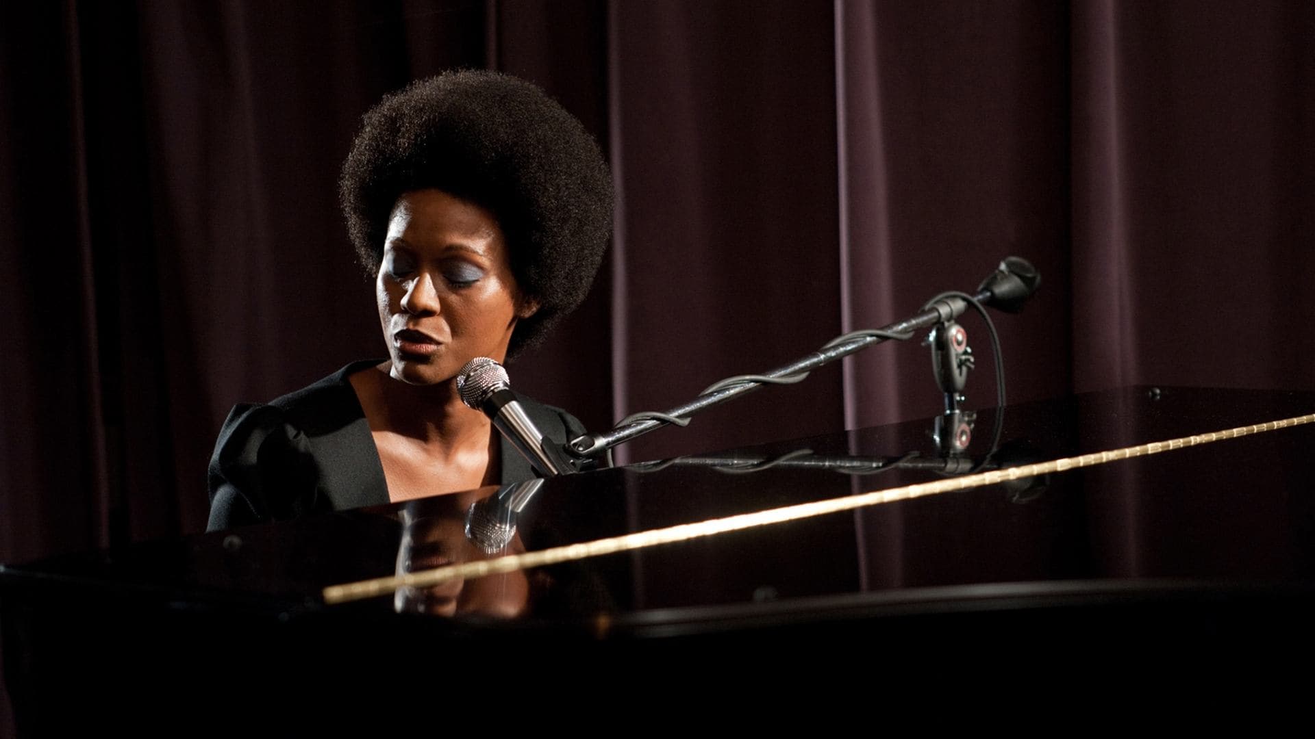 Poster backdrop for Nina