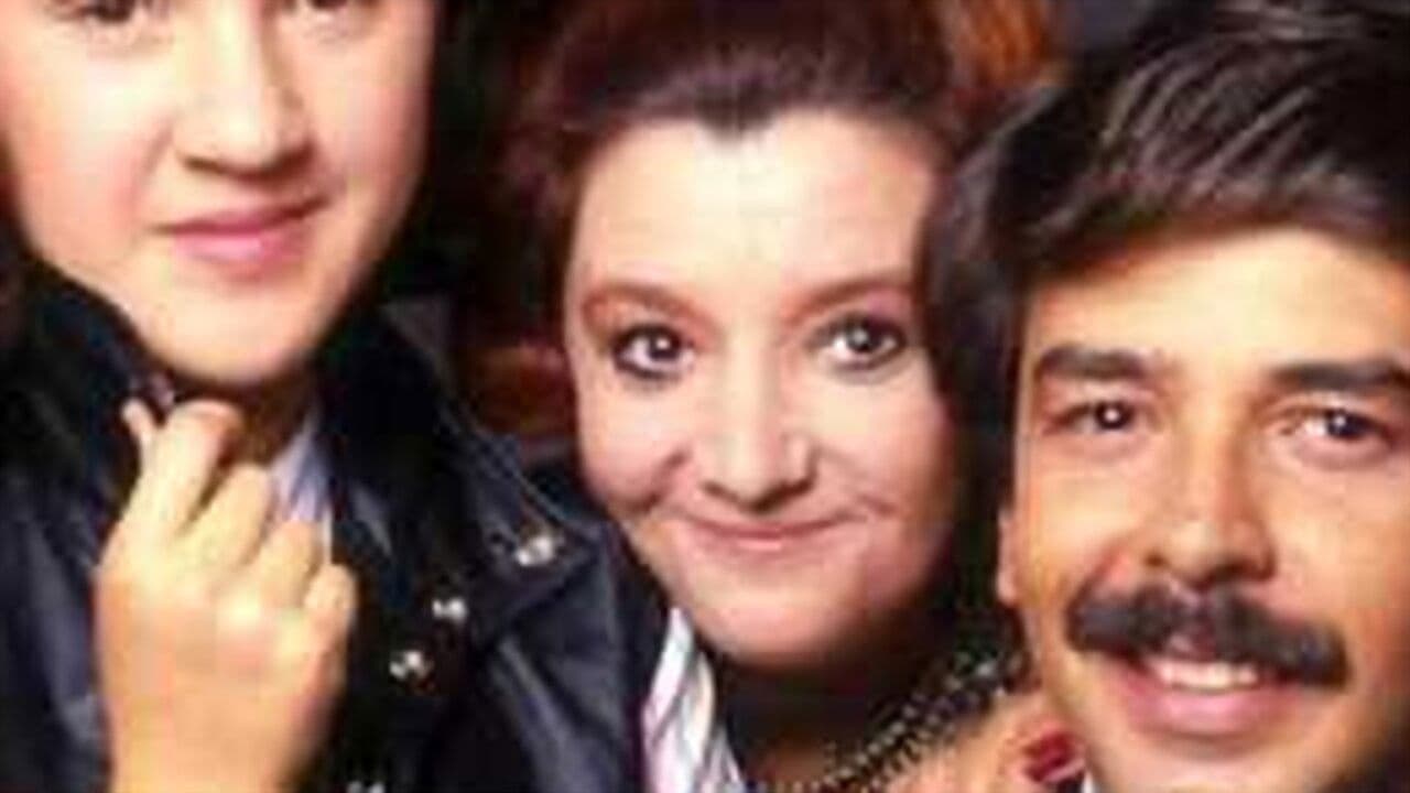 Poster backdrop for Candido at day, Perez at night