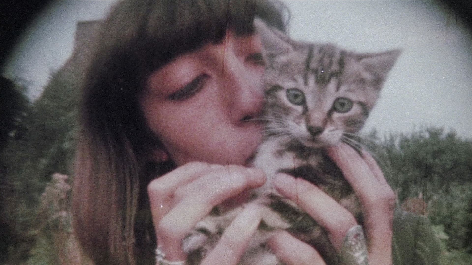 Poster backdrop for La deuxième femme