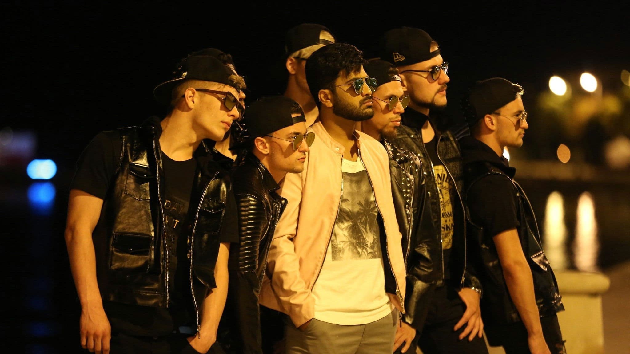 Poster backdrop for Mahanubhavudu