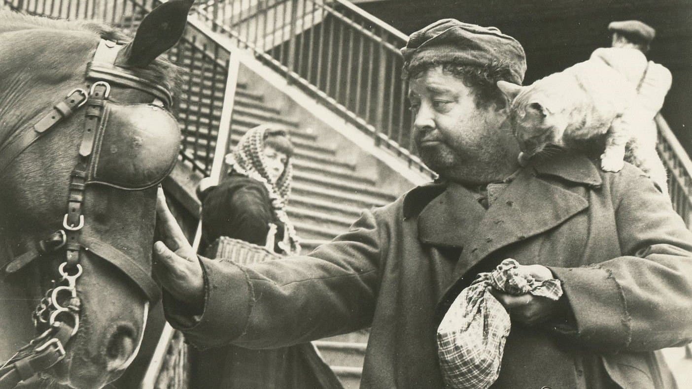 Poster backdrop for Gigot