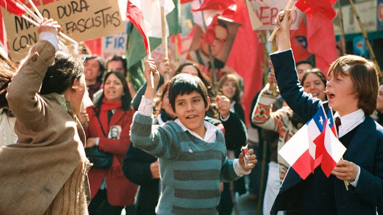 Poster backdrop for Machuca