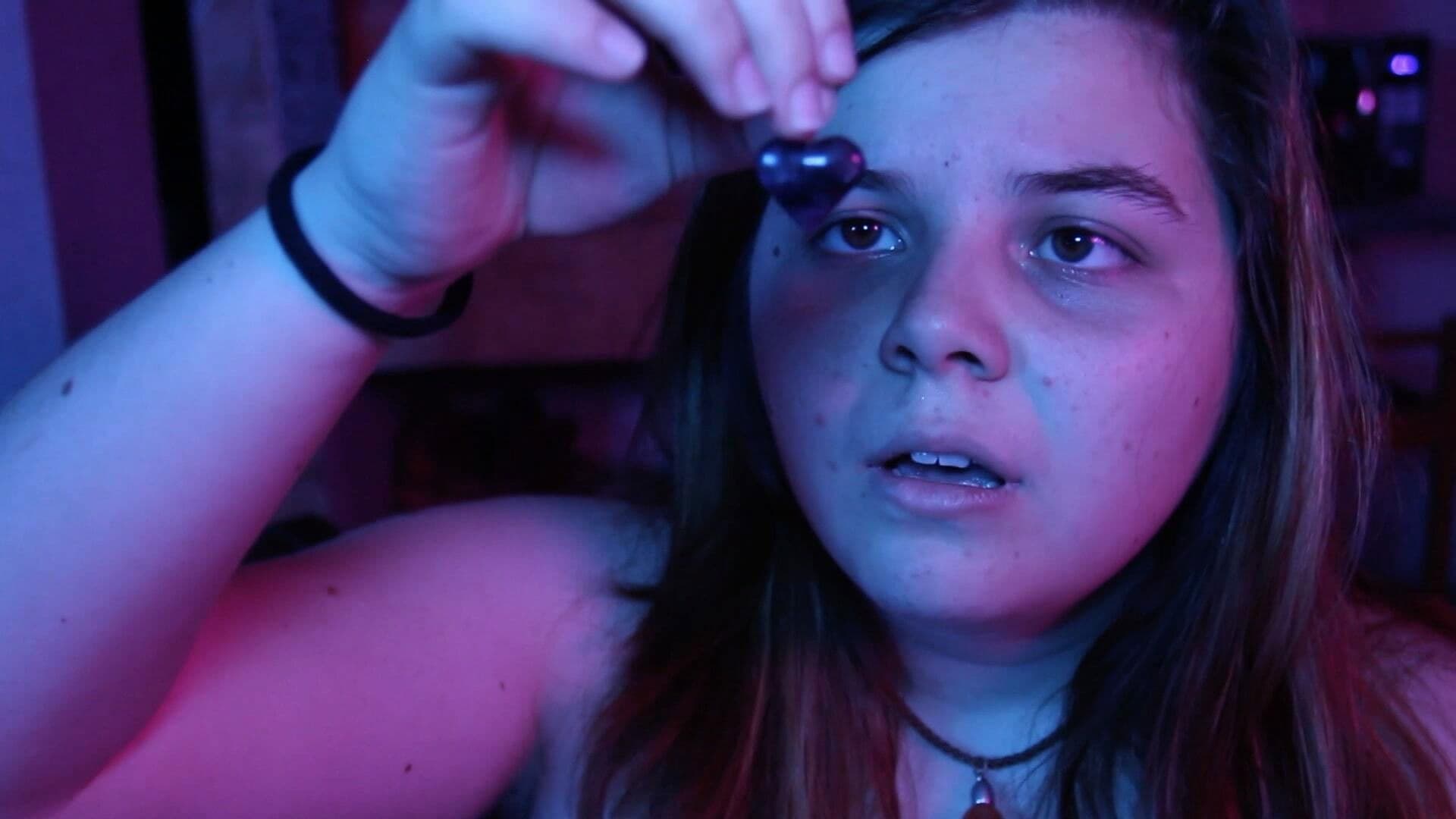 Poster backdrop for Amor de Plástico