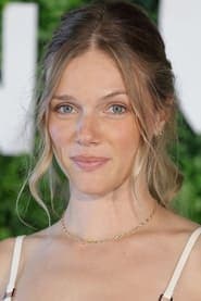Actor Tracy Spiridakos