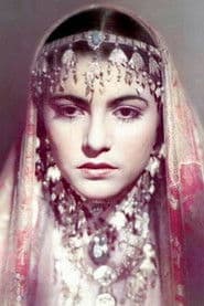 Actor Tamara Gozalova as Gyulnaz