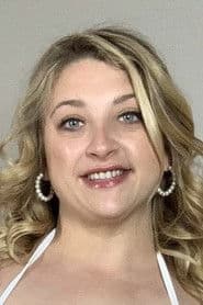 Actor Cambria Curves