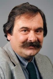 Actor Tuncer Sevi as Dedektif Yalçın