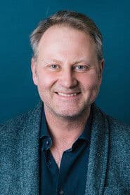 Actor Dickon Tyrrell as Fingal MacLeod