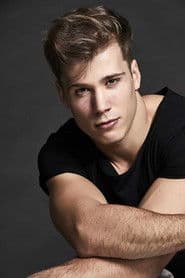 Actor Cole Reinhardt