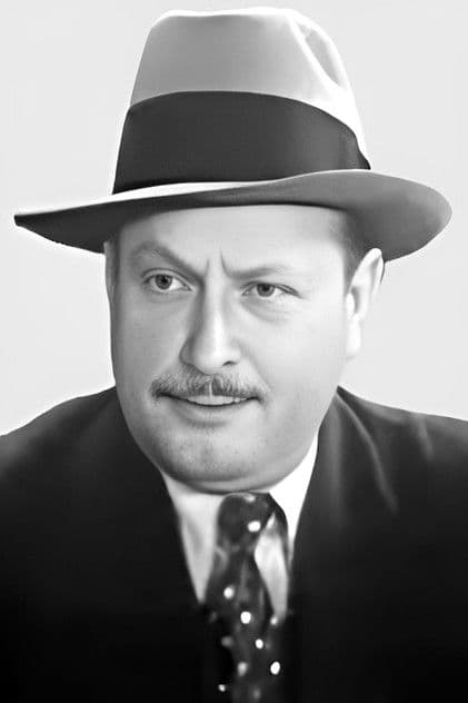 Actor Gordon De Main