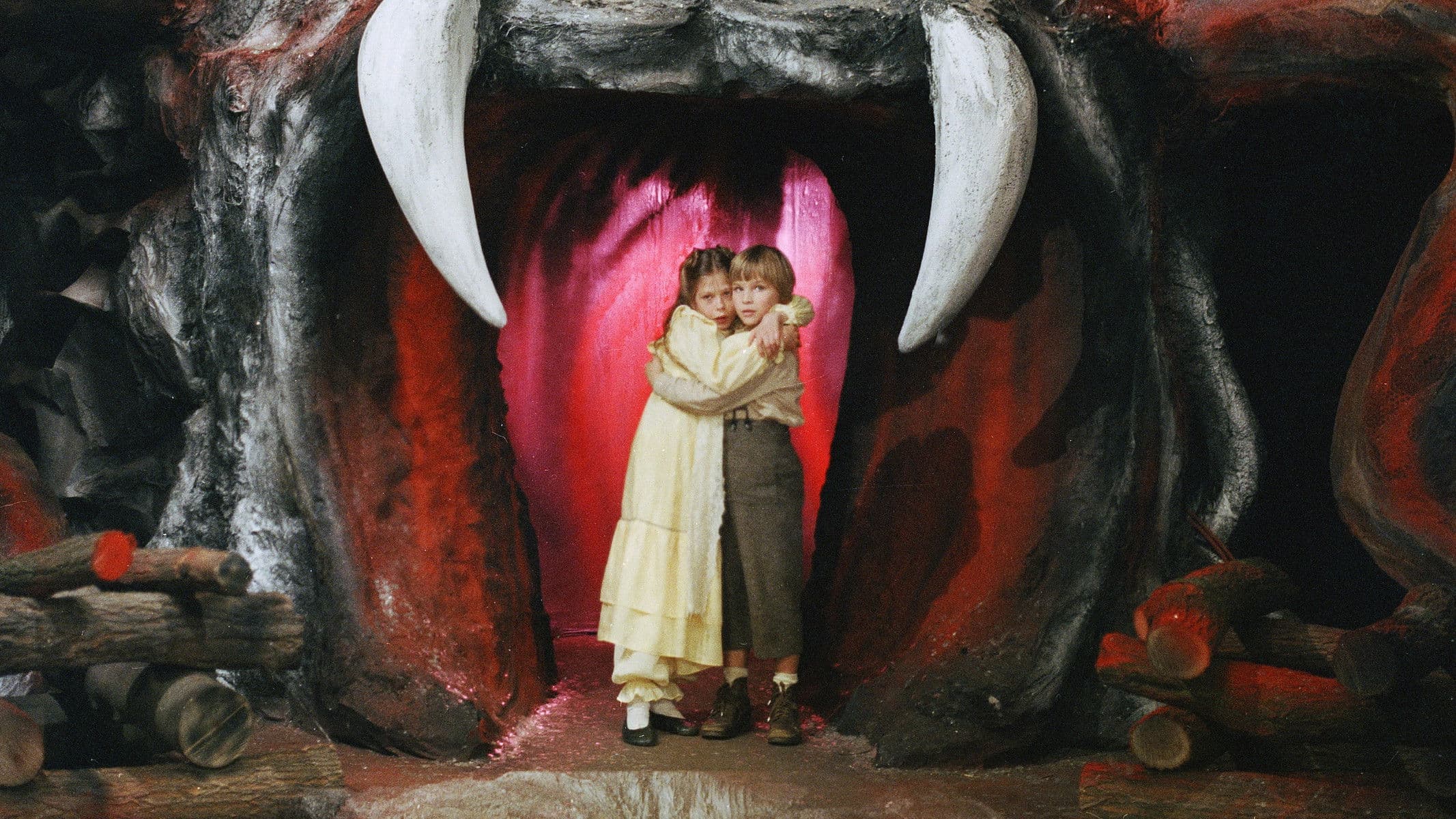 Poster backdrop for Démantový déšť