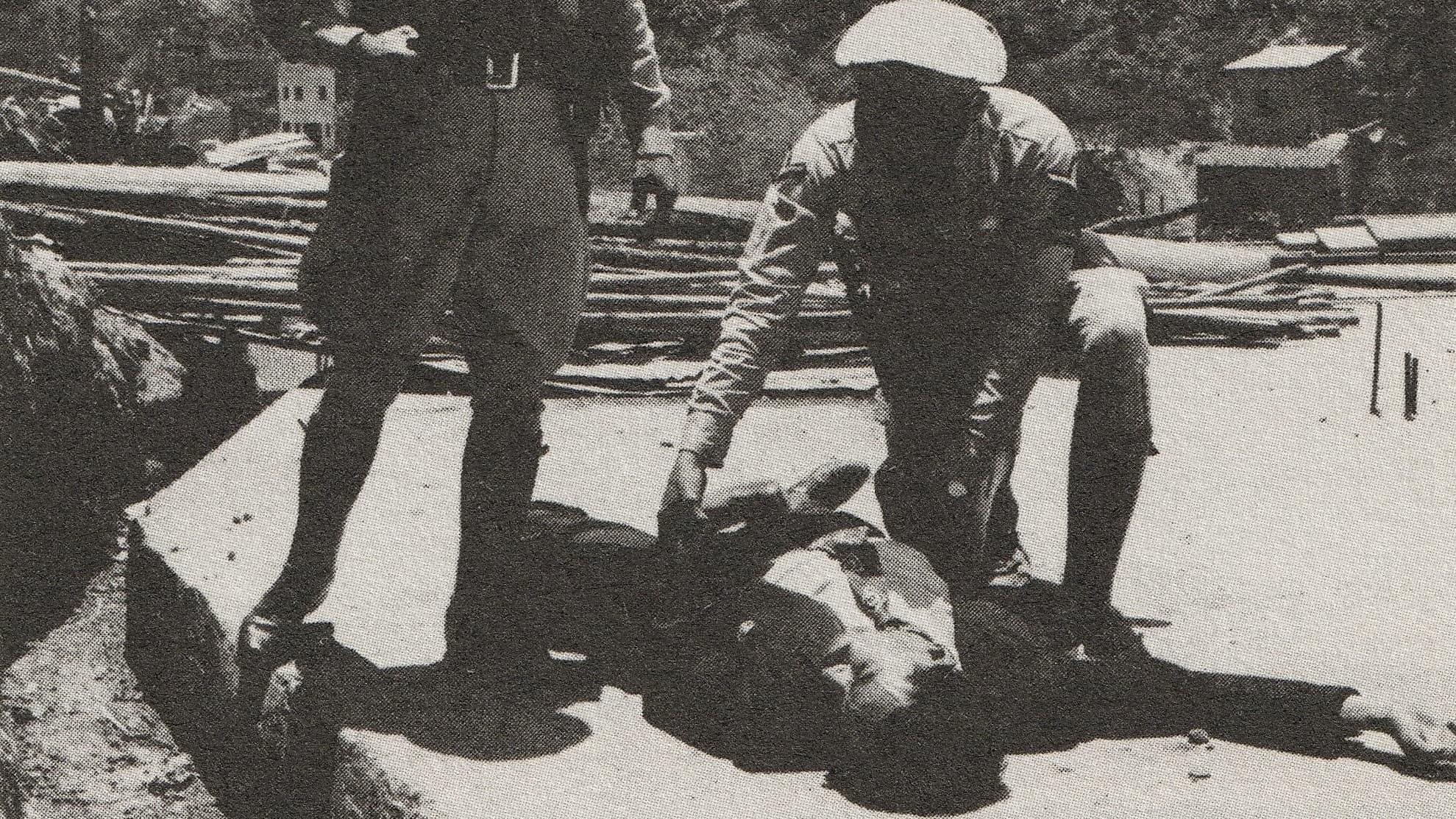 Poster backdrop for La escalinata